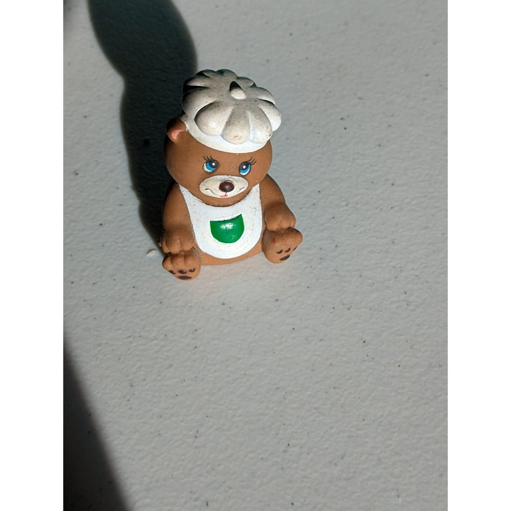 Teddy Bear Pencil Sharpener White Cap Green Pocket Vintage - Picture 2 of 9